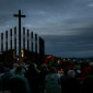 Die Nacht bricht ein beim Taizégebet in der Ägidius-Kapelle auf der Burg Waldeck