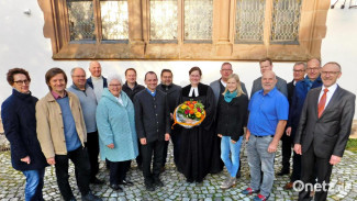 Verabschiedung von Pfarrerin Kathrin Spies mit Ehrengästen und Kirchenvorstand 2022
