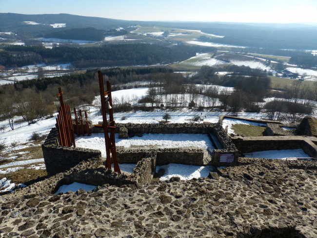 St. Ägidius-Kapelle auf der Burgruine Waldeck im Winter